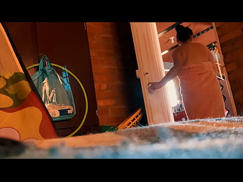 ❤️ Mi tío me sigue hasta la ducha, me folla mientras me ducho ☑ Video de sexo en es.hentai-for.ru ❌️