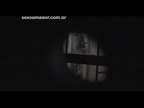 ❤️ Rubia es grabada en secreto por un voyeur del barrio escondido detrás de unos ladrillos huecos ☑ Video de sexo en es.hentai-for.ru ❌️